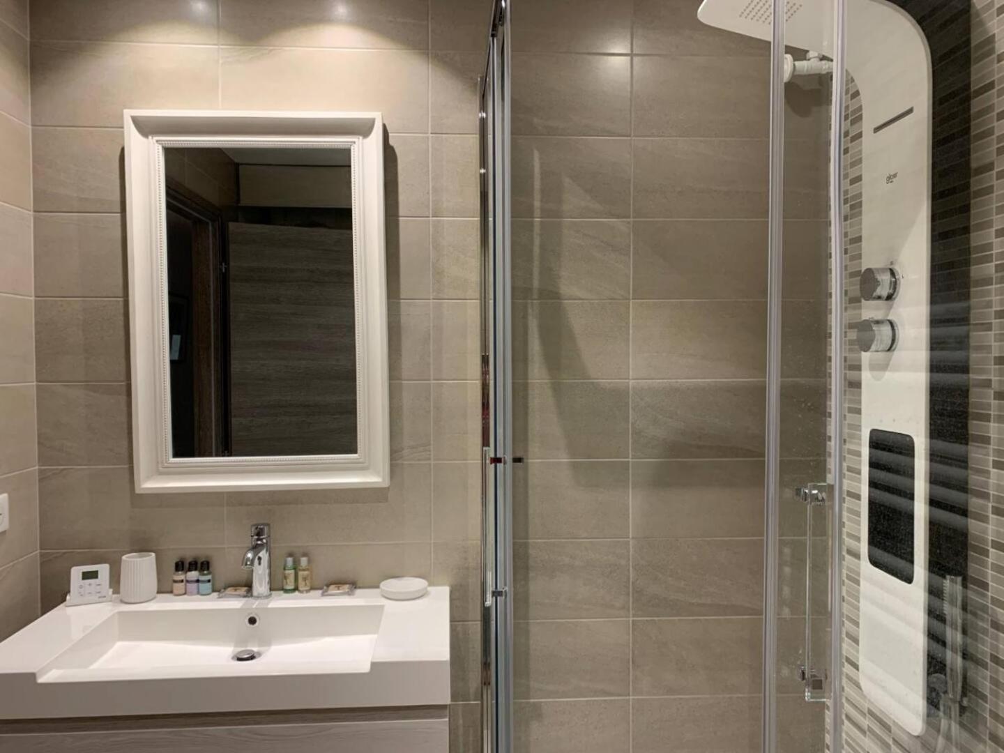 Two Bedroom Fragonard Appartement *